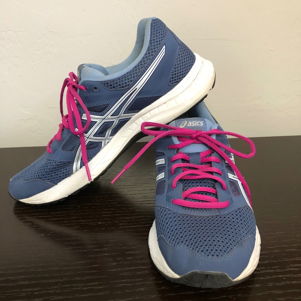 Womens 11,  Gel-Contend 5 by Asics,  arch support, GUC